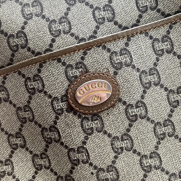 Authentic Vintage Gucci Plus Clutch - Picture 9 of 9